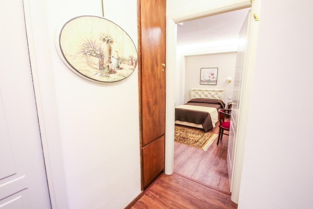 96 Guest House Реджо ди Калабрия Стая снимка