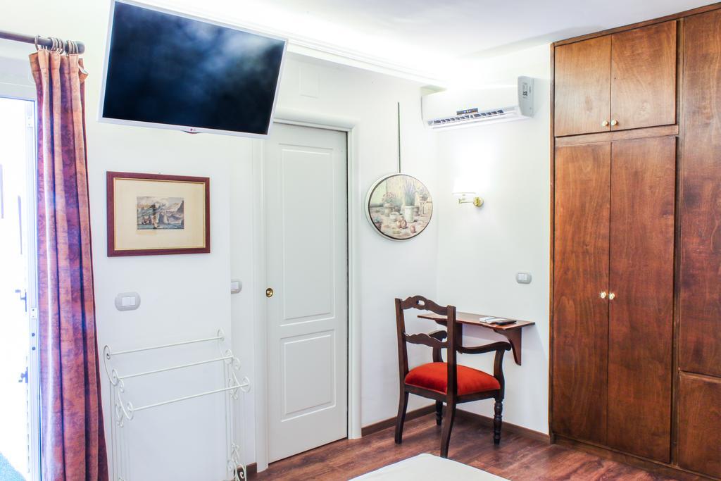 96 Guest House Реджо ди Калабрия Стая снимка