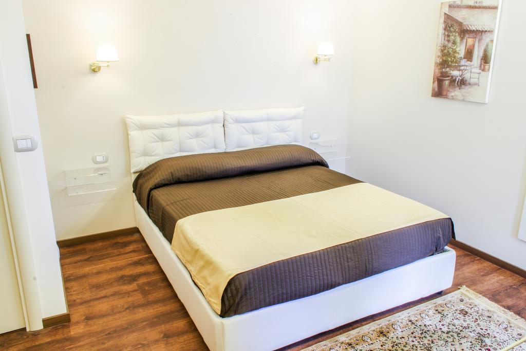 96 Guest House Реджо ди Калабрия Стая снимка